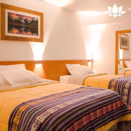 Hotel Valery 2 Estrellas Уарас Екстериор снимка