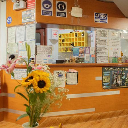 Hotel Valery 2 Estrellas Уарас Екстериор снимка