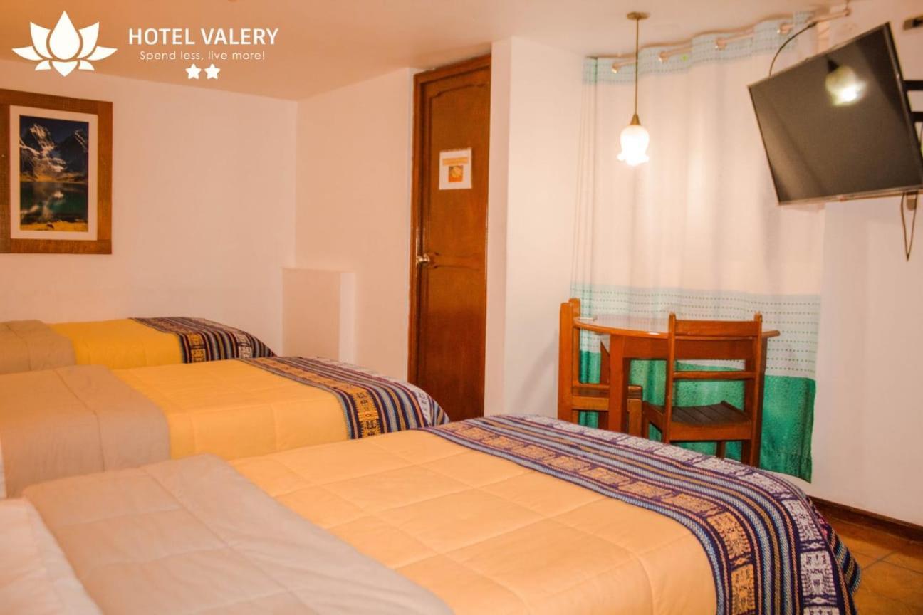 Hotel Valery 2 Estrellas Уарас Екстериор снимка