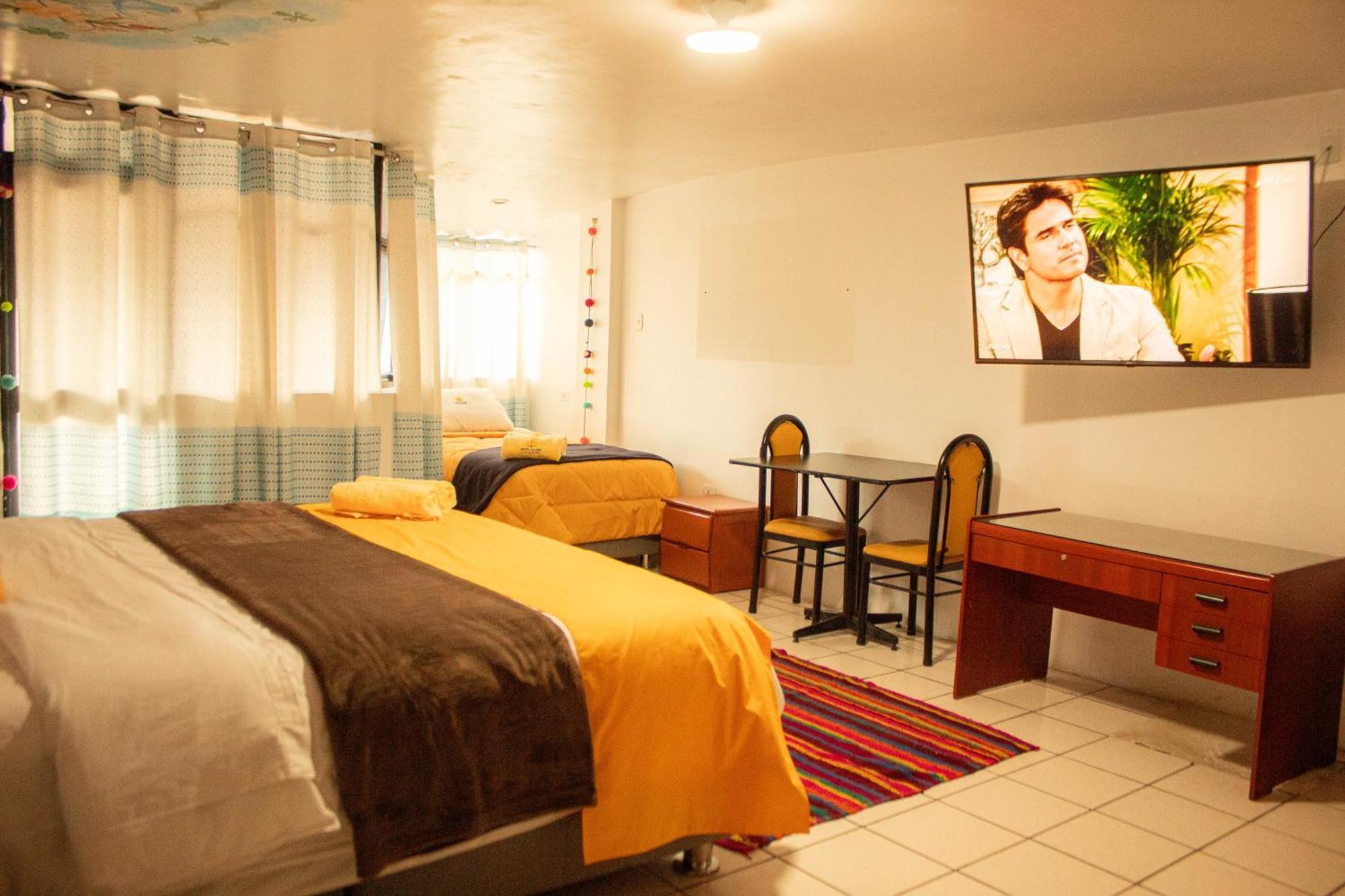 Hotel Valery 2 Estrellas Уарас Екстериор снимка