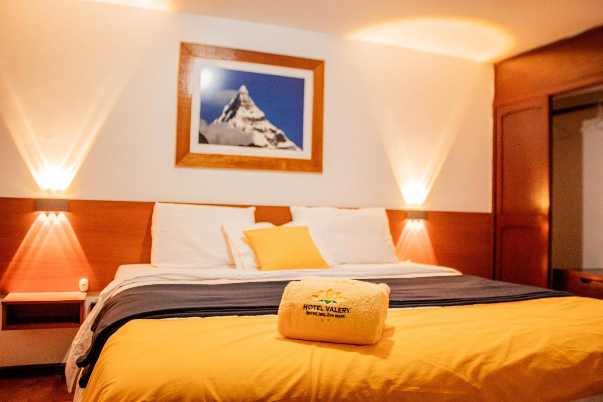 Hotel Valery 2 Estrellas Уарас Екстериор снимка